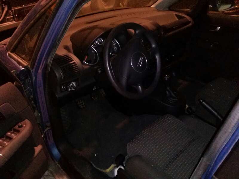 audi a2 (8z) del año 2001