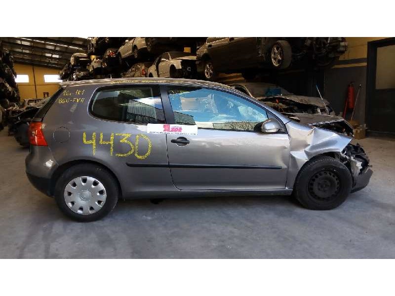 volkswagen golf v berlina (1k1) del año 2004
