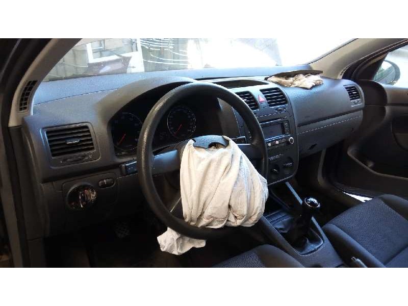 volkswagen golf v berlina (1k1) del año 2004