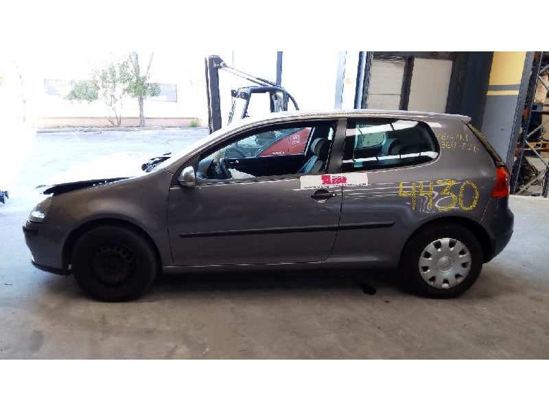 volkswagen golf v berlina (1k1) del año 2004