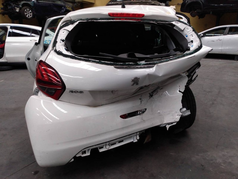 peugeot 208 del año 2015