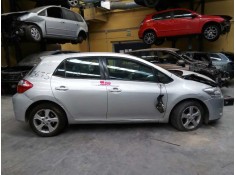 toyota auris del año 2010