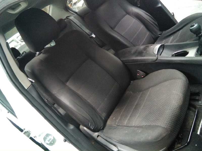 toyota avensis (t27) del año 2006