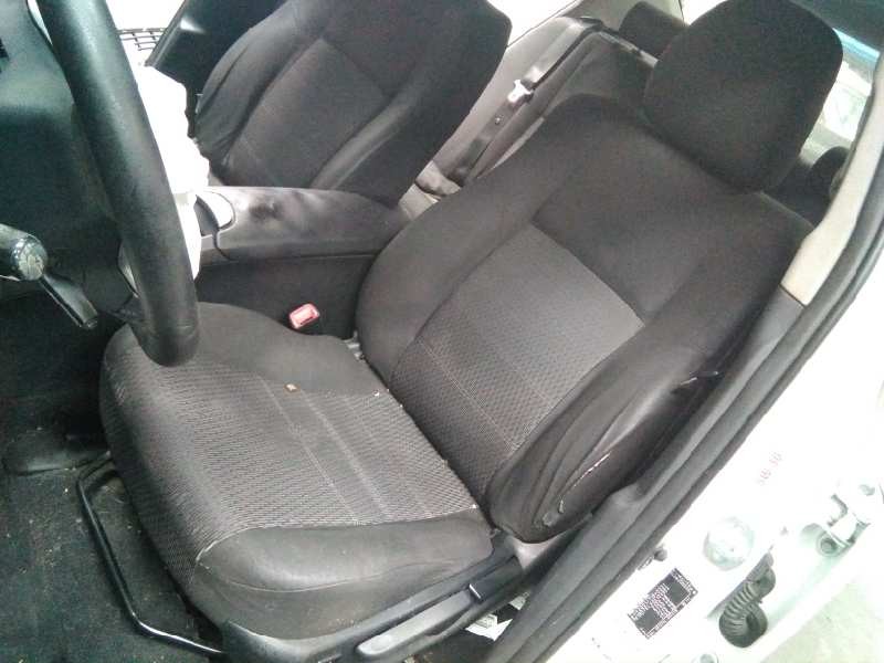 toyota avensis (t27) del año 2006