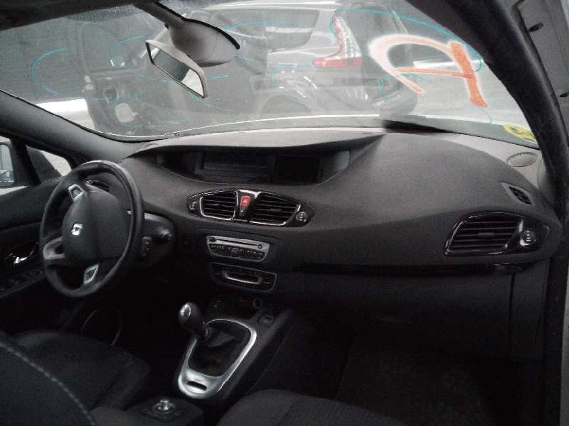 renault scenic iii del año 2012