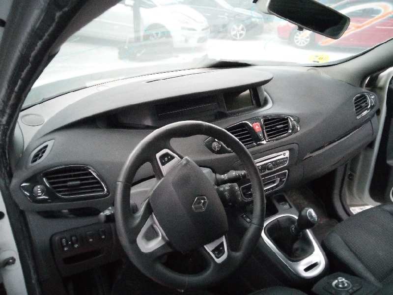 renault scenic iii del año 2012