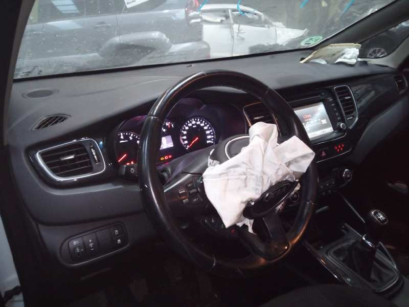 kia carens ( ) del año 2016