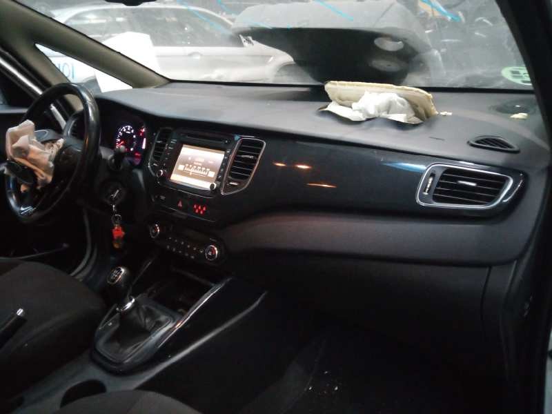 kia carens ( ) del año 2016