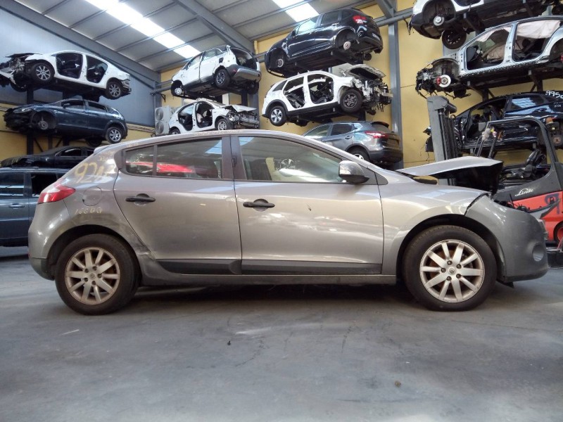 renault megane iii berlina 5 p del año 2011