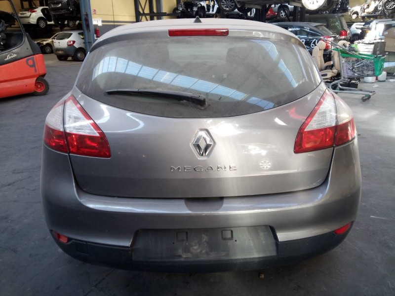 renault megane iii berlina 5 p del año 2011