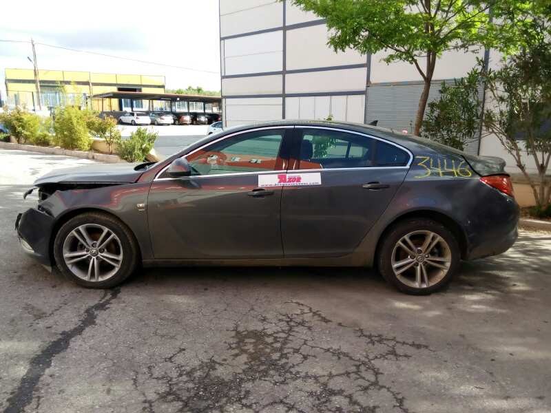 opel insignia berlina del año 2008