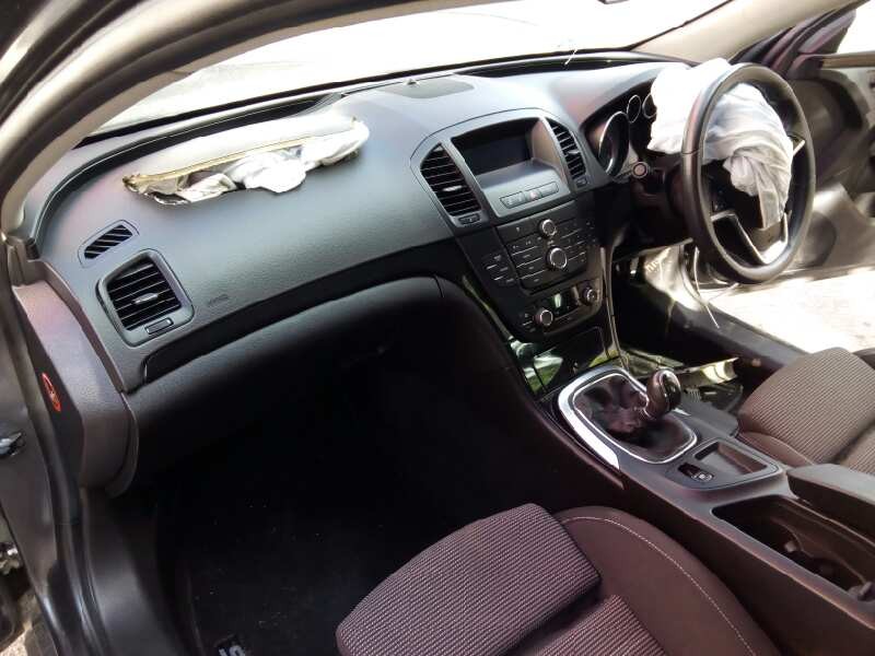 opel insignia berlina del año 2008