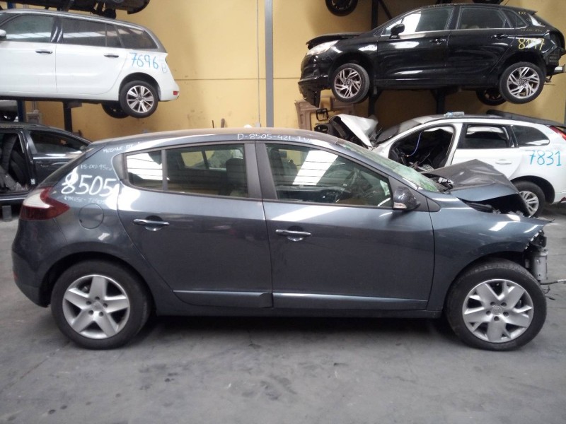 renault megane iii berlina 5 p del año 2013