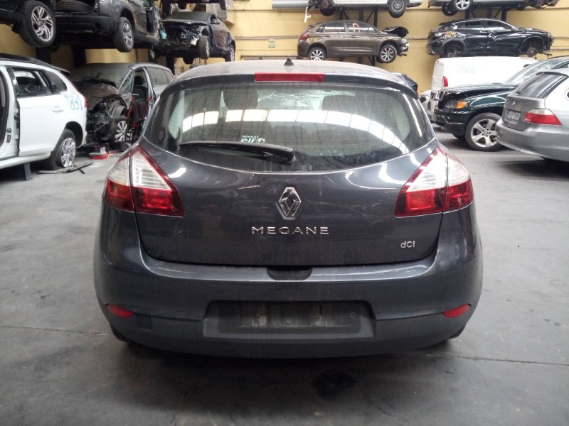 renault megane iii berlina 5 p del año 2013