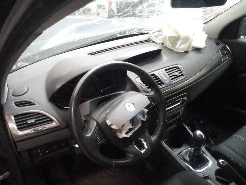 renault megane iii berlina 5 p del año 2013