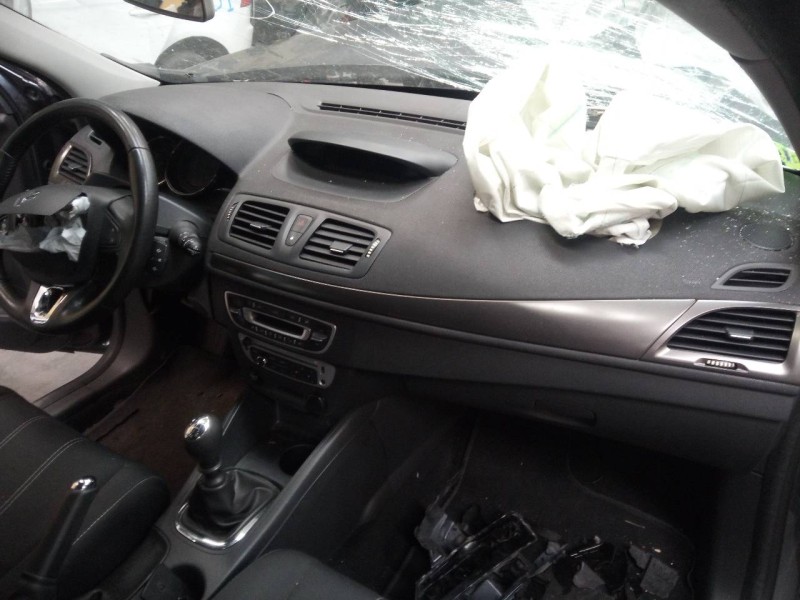 renault megane iii berlina 5 p del año 2013
