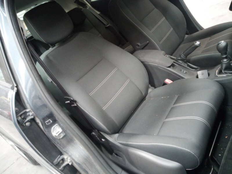 renault megane iii berlina 5 p del año 2013