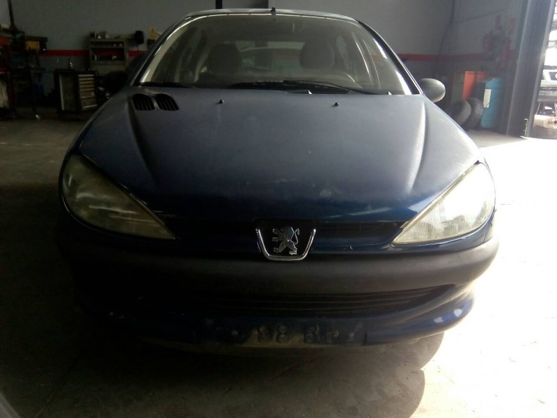 peugeot 206 berlina del año 2002