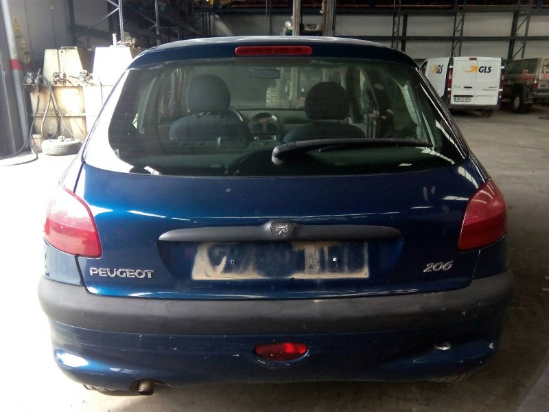 peugeot 206 berlina del año 2002