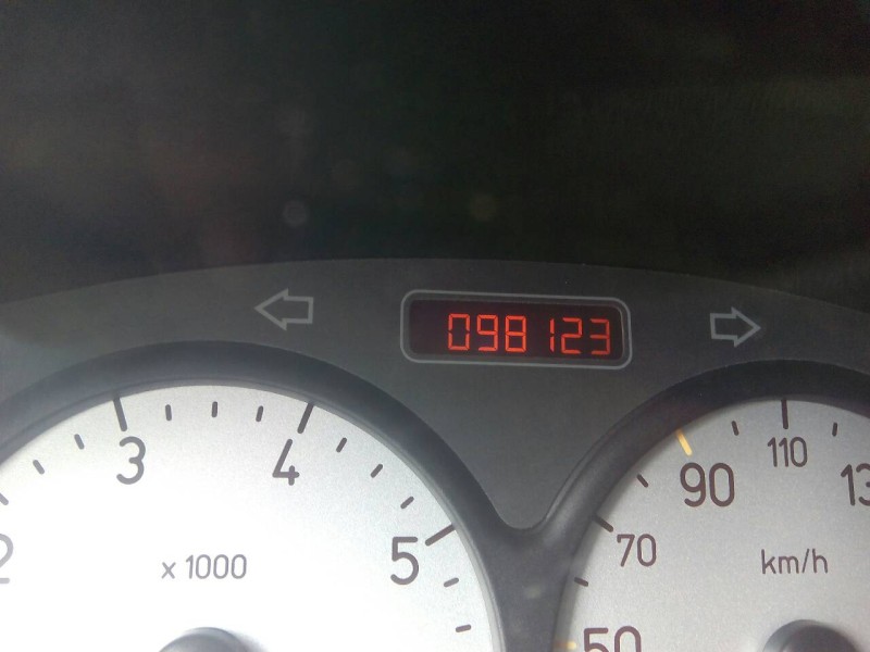 peugeot 206 berlina del año 2002