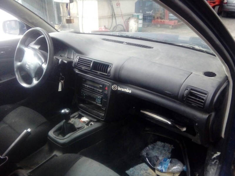 volkswagen passat berlina (3b2) del año 1999