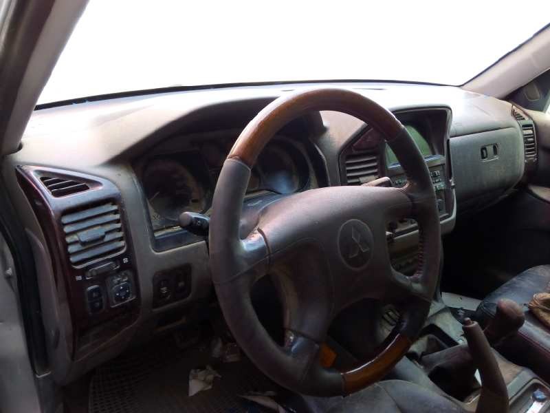 mitsubishi montero (v60/v70) del año 2001
