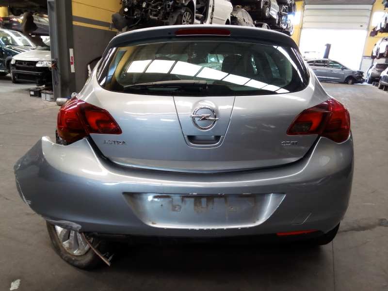opel astra j lim. del año 2011