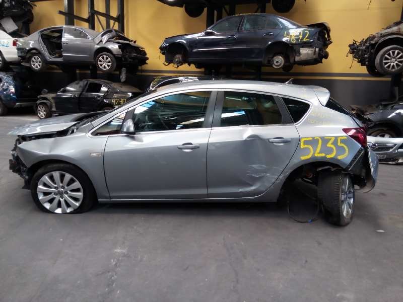 opel astra j lim. del año 2011