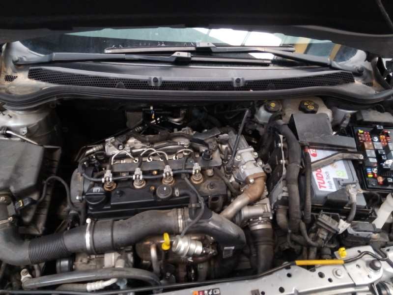 opel astra j lim. del año 2011