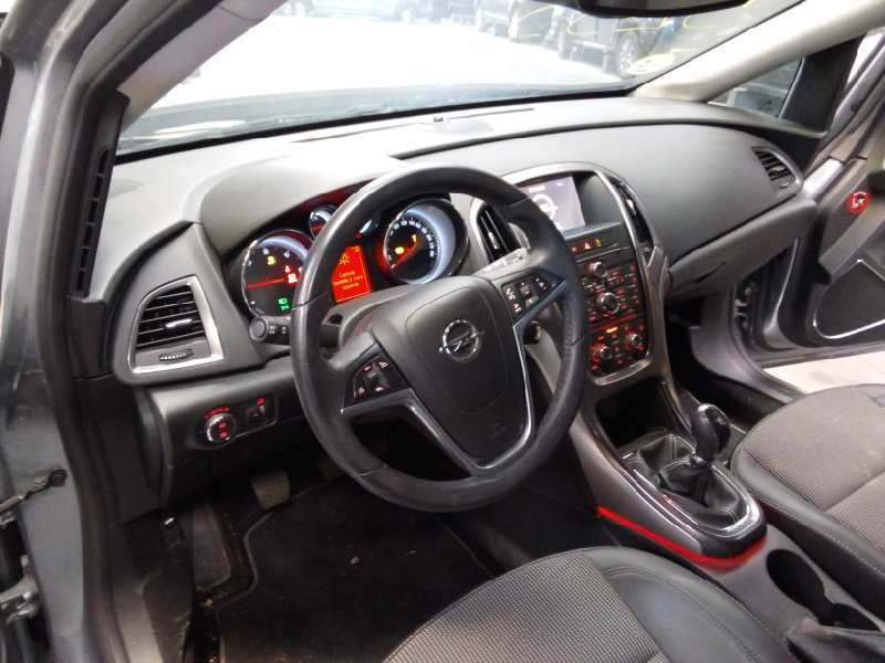 opel astra j lim. del año 2011