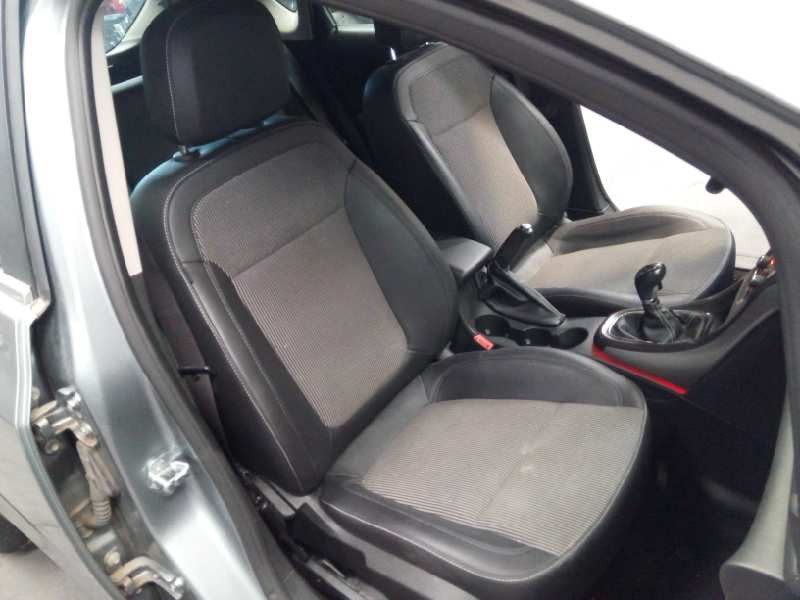 opel astra j lim. del año 2011