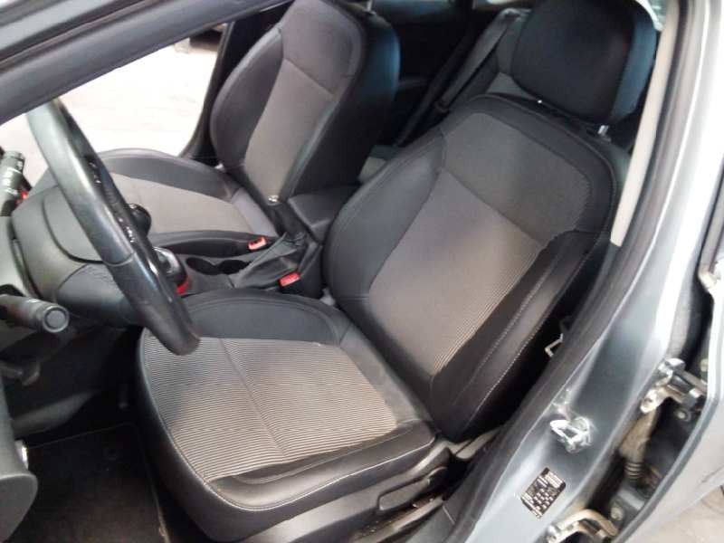 opel astra j lim. del año 2011
