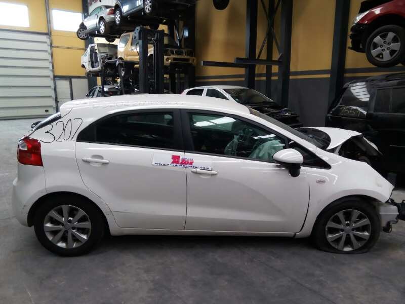kia rio del año 2013