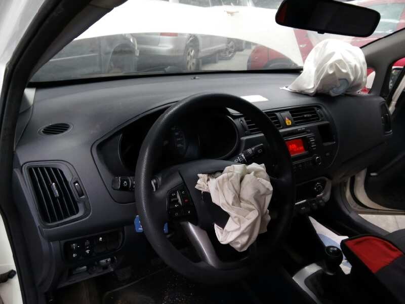 kia rio del año 2013