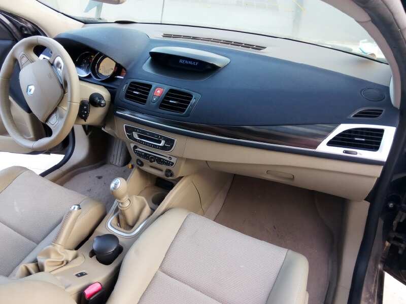 renault megane iii berlina 5 p del año 2011