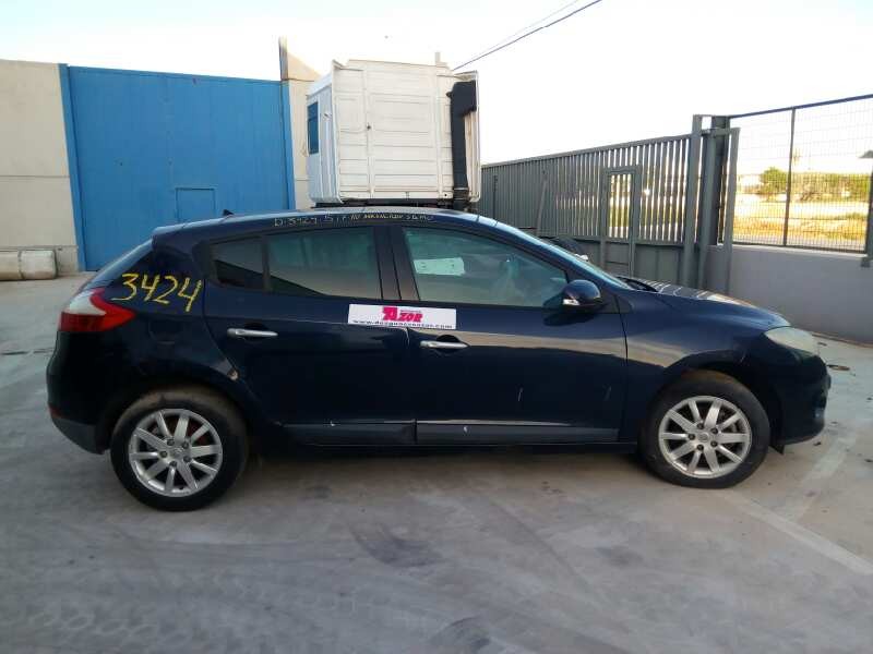 renault megane iii berlina 5 p del año 2011