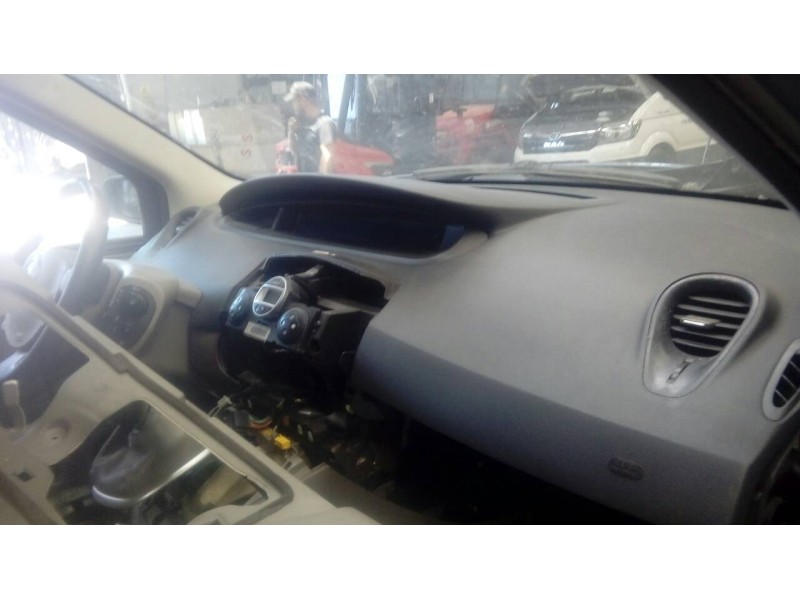 renault scenic ii del año 2004