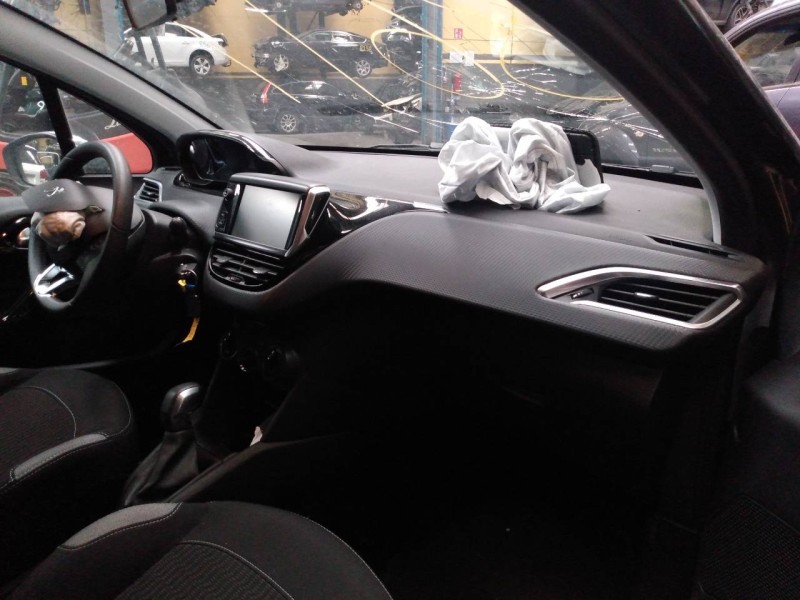 peugeot 208 del año 2016