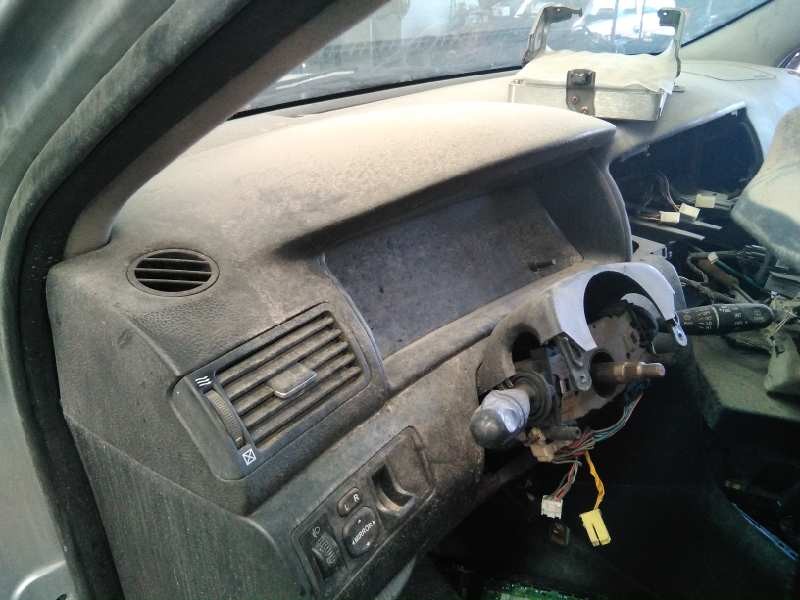 toyota corolla (e12) del año 2003