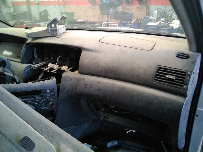 toyota corolla (e12) del año 2003