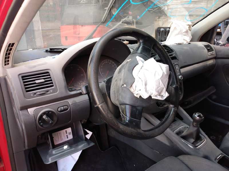 volkswagen golf v berlina (1k1) del año 2006