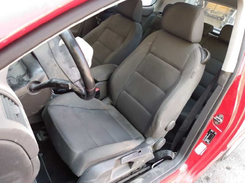 volkswagen golf v berlina (1k1) del año 2006