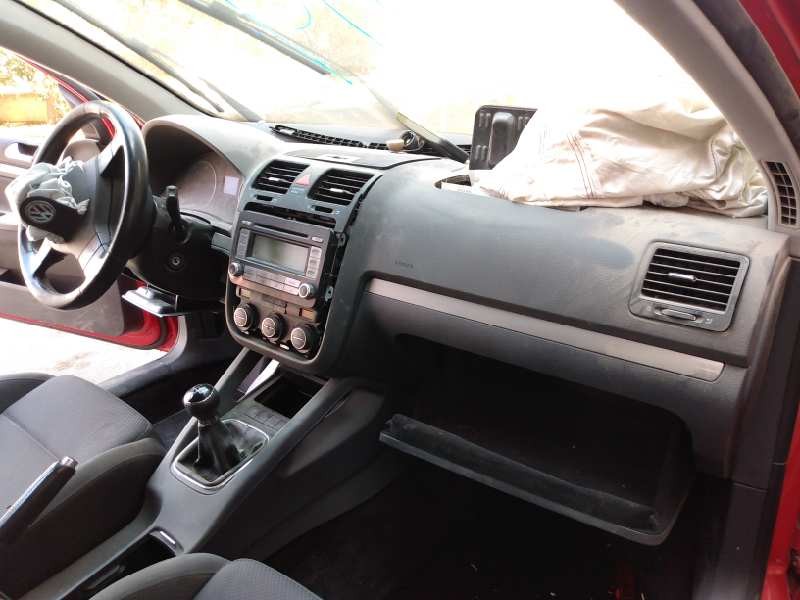 volkswagen golf v berlina (1k1) del año 2006
