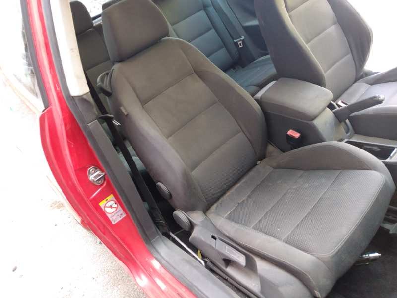 volkswagen golf v berlina (1k1) del año 2006