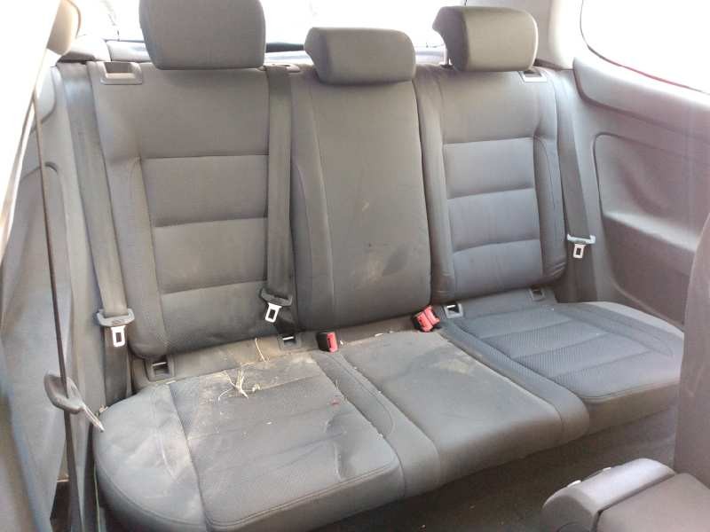 volkswagen golf v berlina (1k1) del año 2006