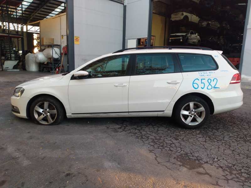 volkswagen passat variant (365) del año 2012