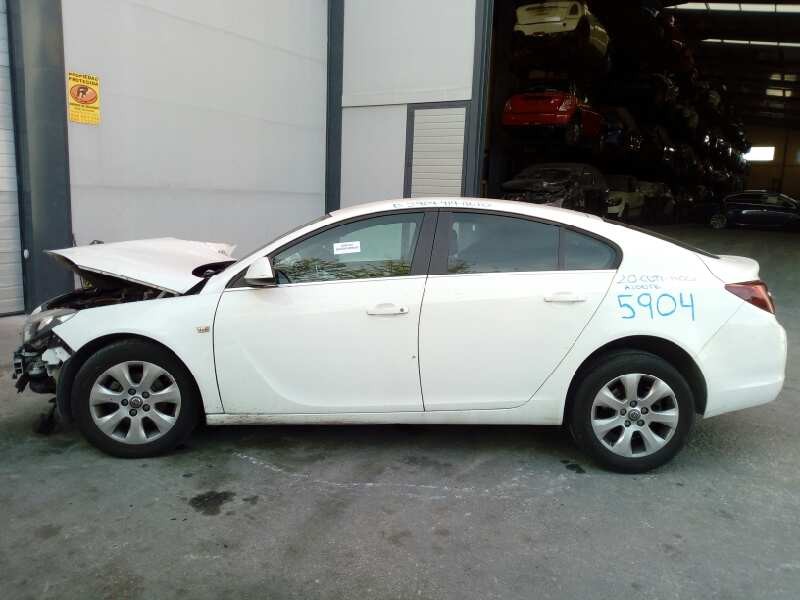 opel insignia berlina del año 2013