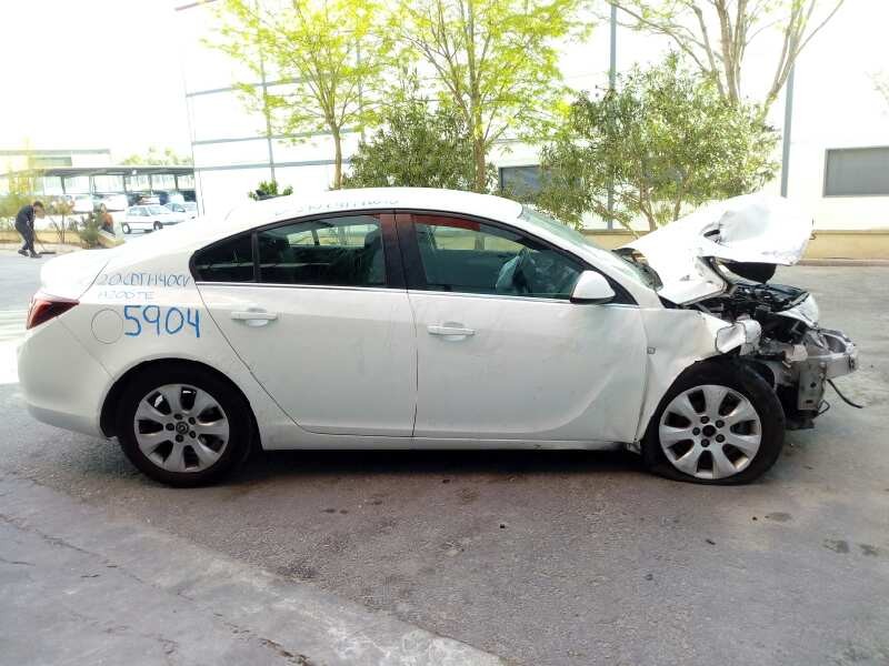opel insignia berlina del año 2013
