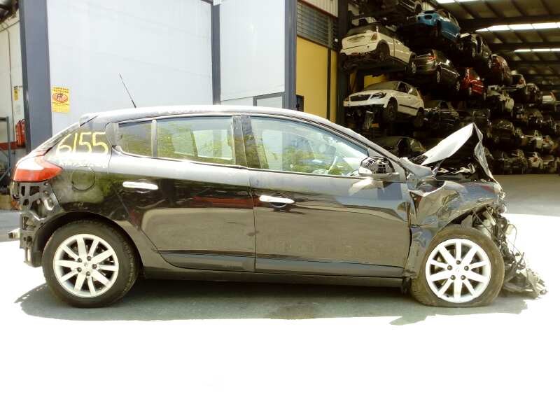 renault megane iii berlina 5 p del año 2009