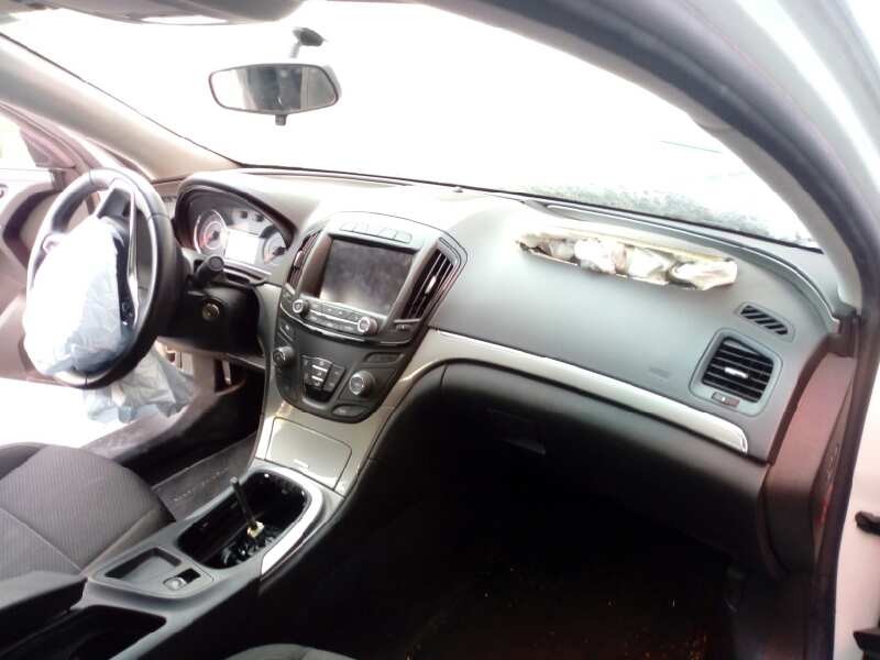 opel insignia berlina del año 2013